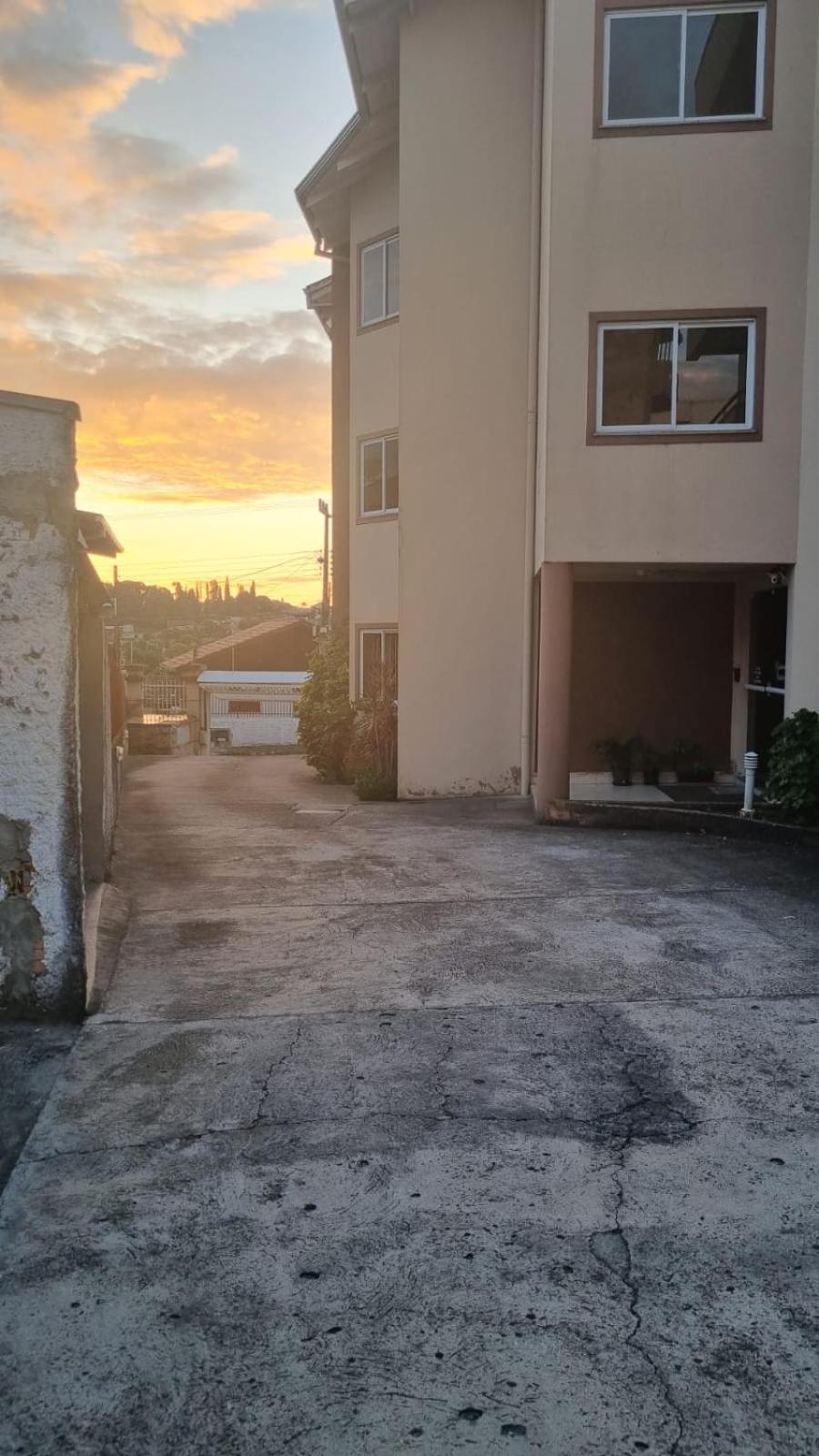 Residencial Cristina's-apartamentos De 2-3 Quartos Equipados Com Wifi Garagem-excelente Localizacao
