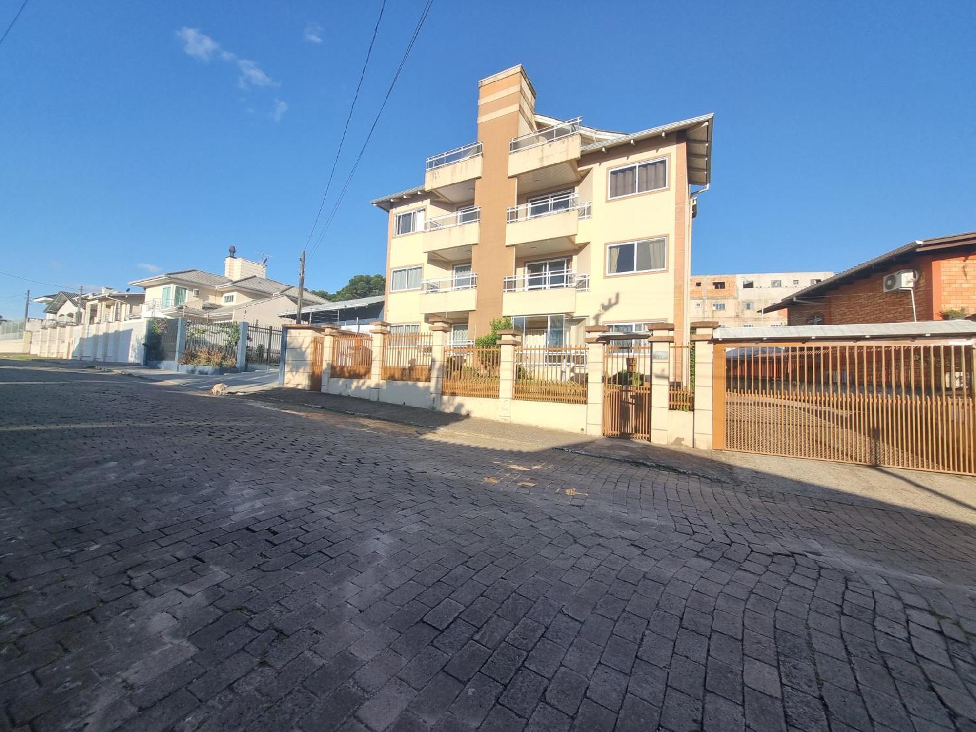 Residencial Cristina's-apartamentos De 2-3 Quartos Equipados Com Wifi Garagem-excelente Localizacao *
