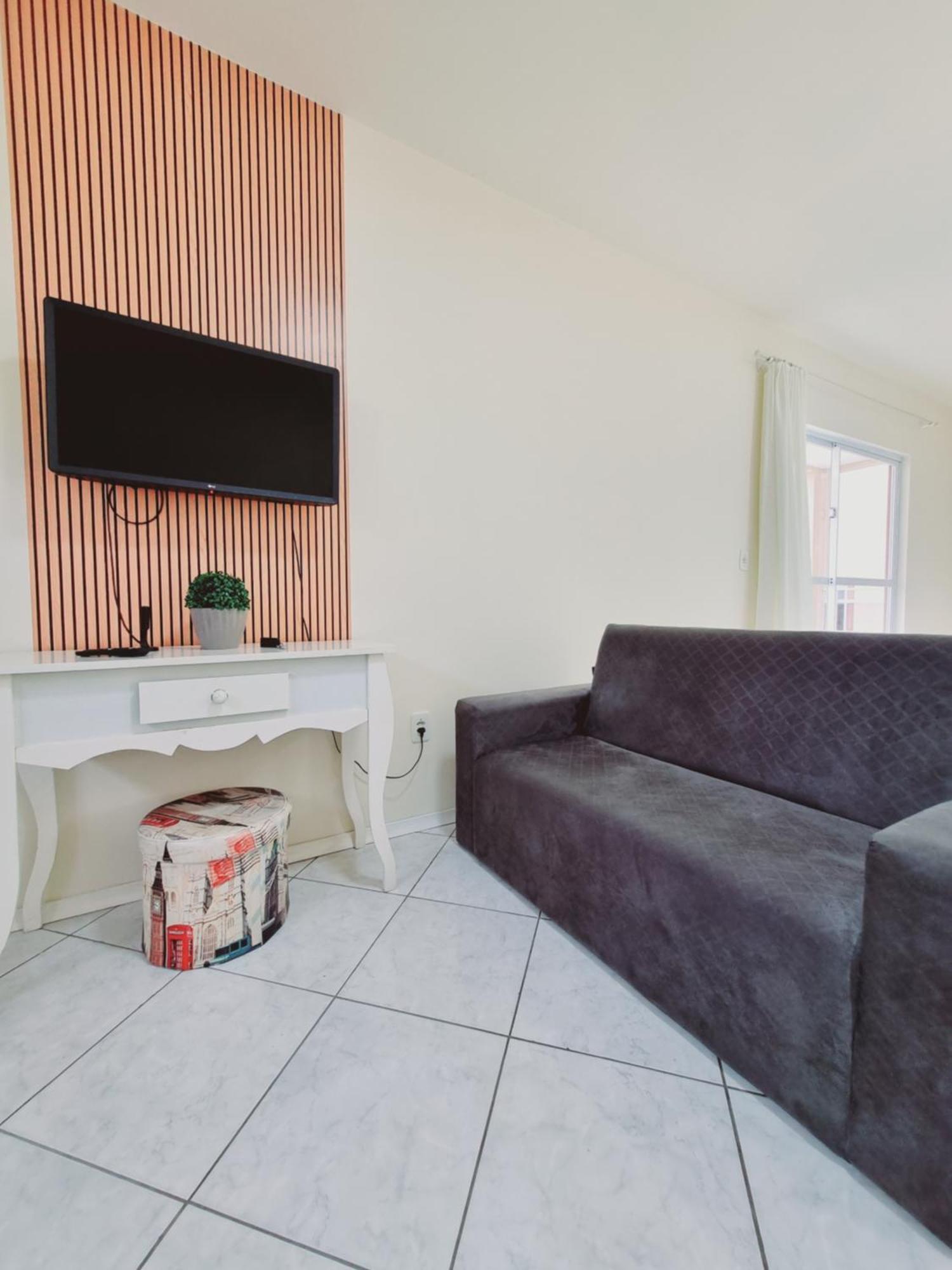 Residencial Cristina's-apartamentos De 2-3 Quartos Equipados Com Wifi Garagem-excelente Localizacao * Lages