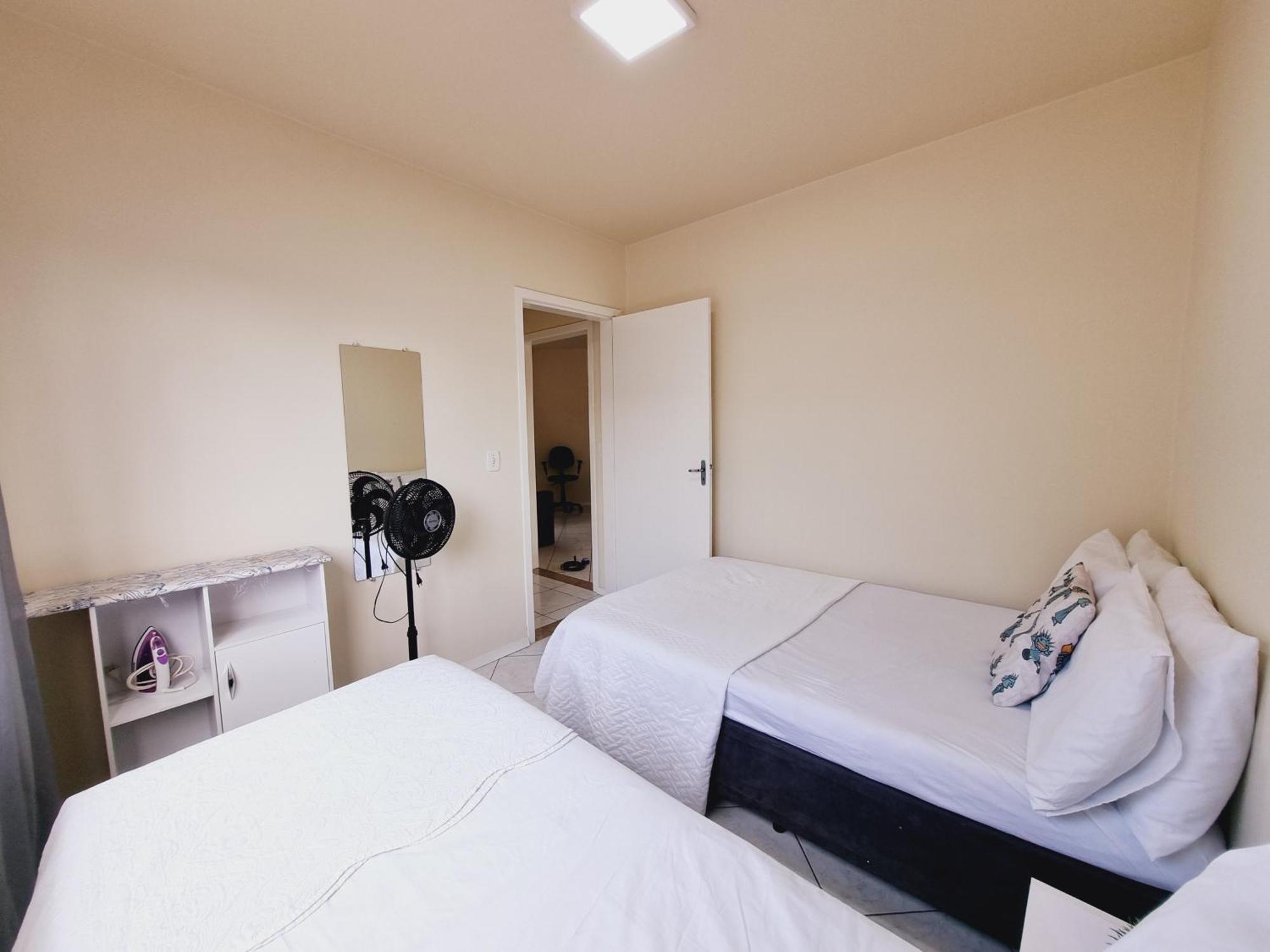 Residencial Cristina's-apartamentos De 2-3 Quartos Equipados Com Wifi Garagem-excelente Localizacao Apartment