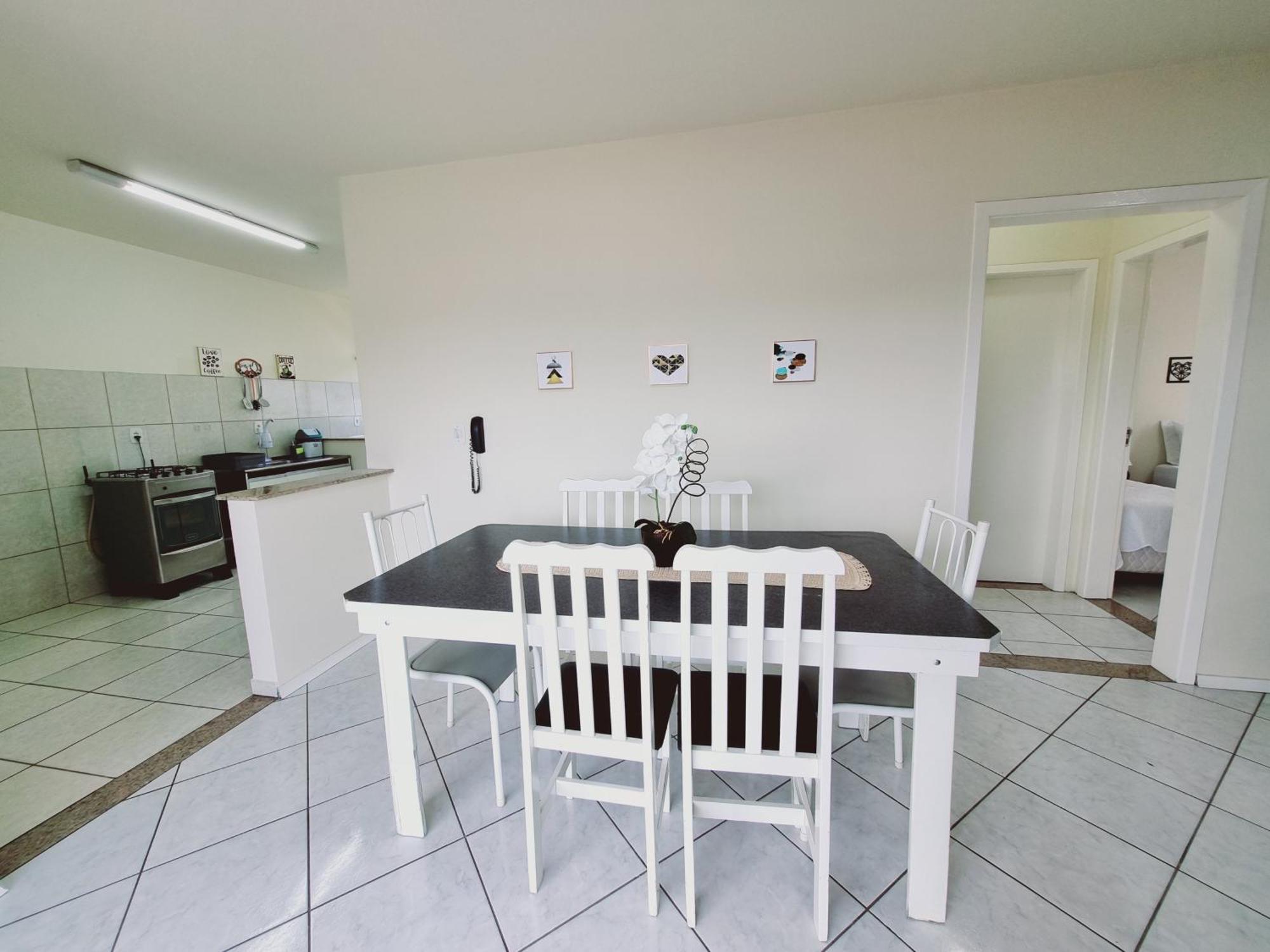Residencial Cristina's-apartamentos De 2-3 Quartos Equipados Com Wifi Garagem-excelente Localizacao * Lages