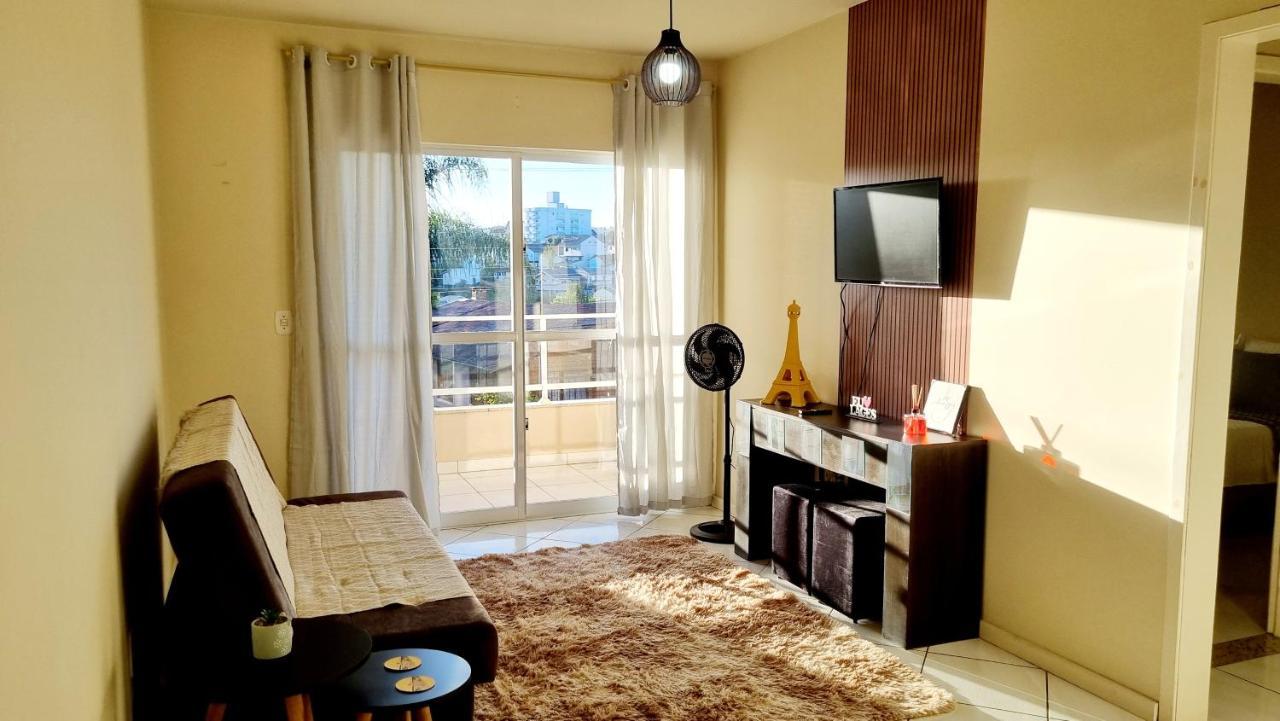 Residencial Cristina's-apartamentos De 2-3 Quartos Equipados Com Wifi Garagem-excelente Localizacao Lages