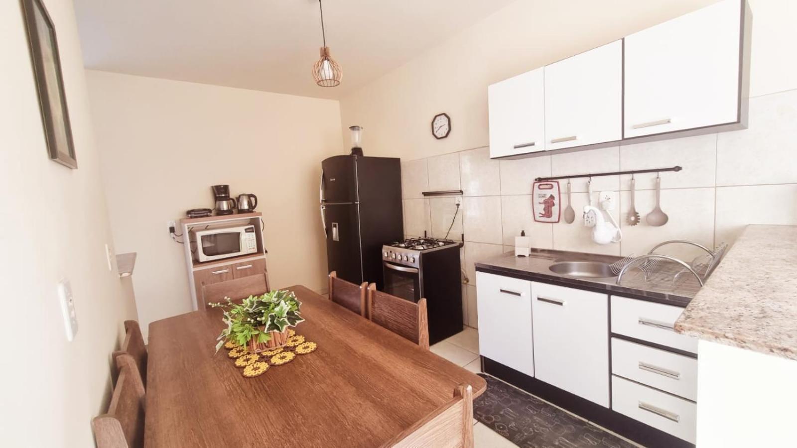 Residencial Cristina's-apartamentos De 2-3 Quartos Equipados Com Wifi Garagem-excelente Localizacao * Lages
