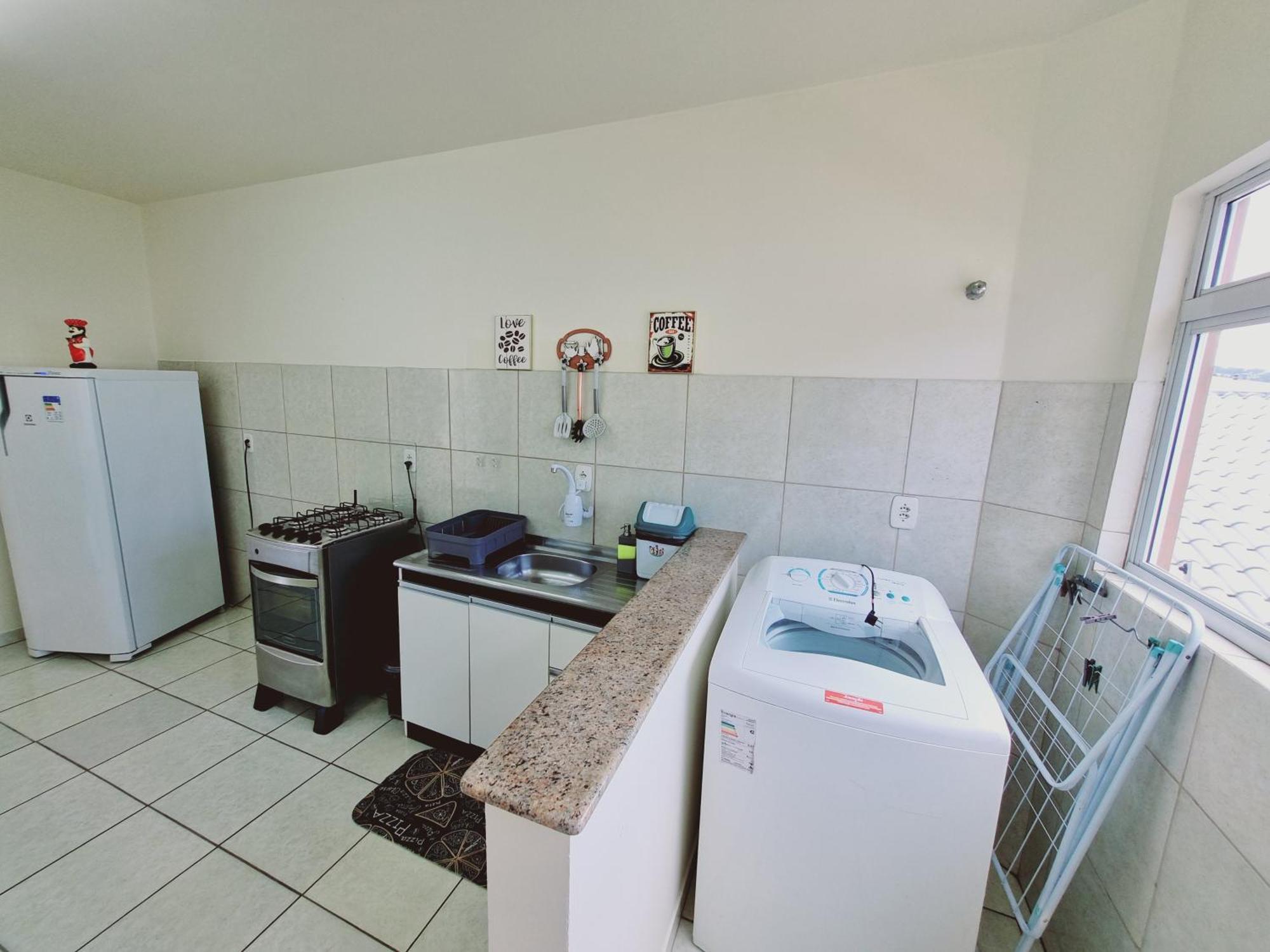 Residencial Cristina's-apartamentos De 2-3 Quartos Equipados Com Wifi Garagem-excelente Localizacao